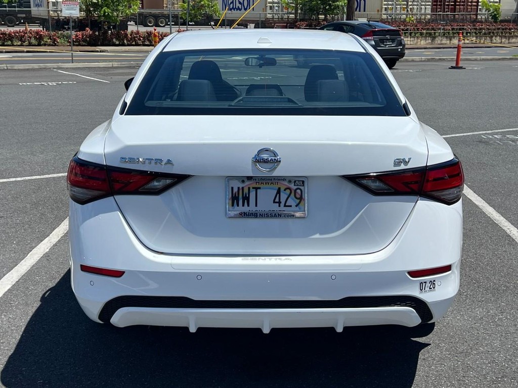 Nissan Sentra Vehicle Full-screen Gallery Image 6
