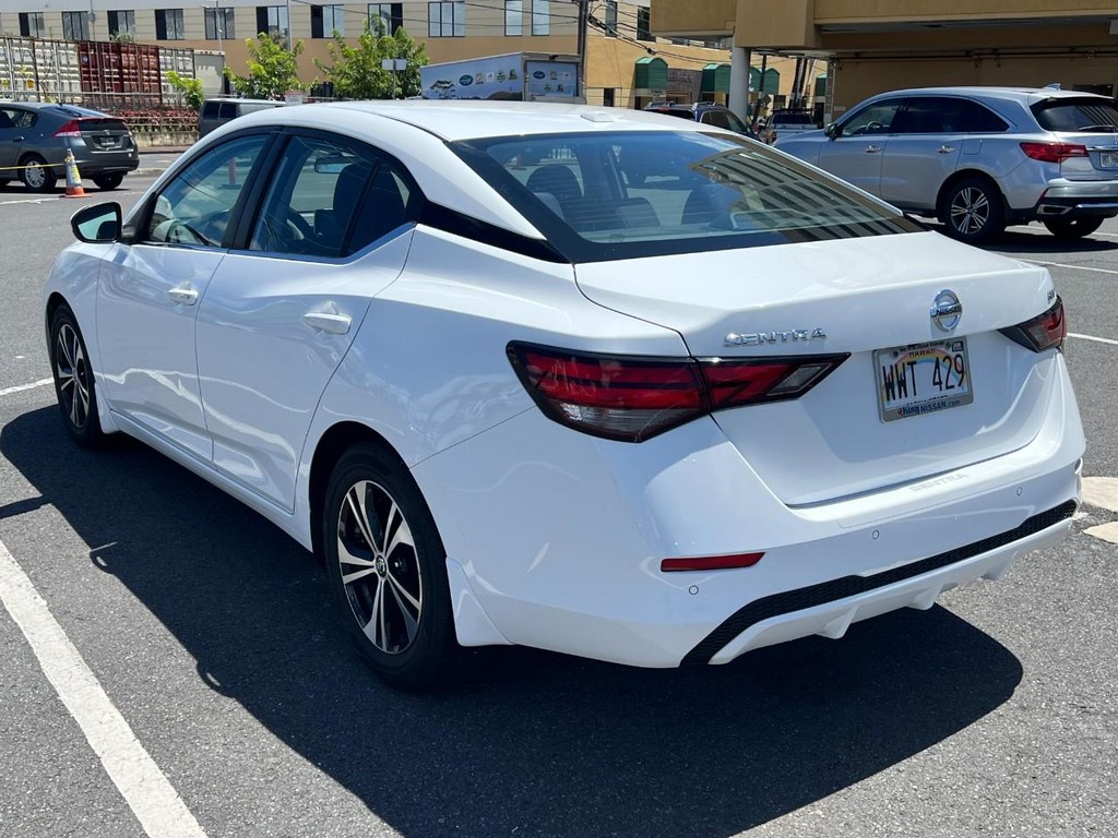 Nissan Sentra Vehicle Full-screen Gallery Image 7
