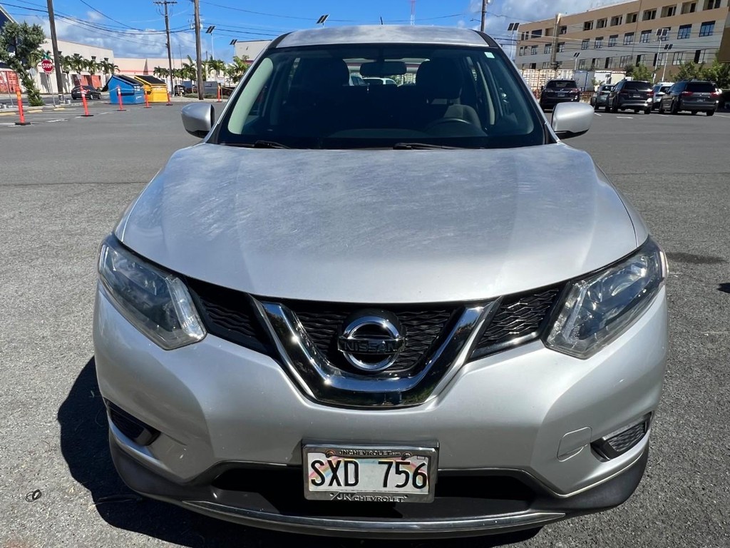 Nissan Rogue Vehicle Full-screen Gallery Image 2