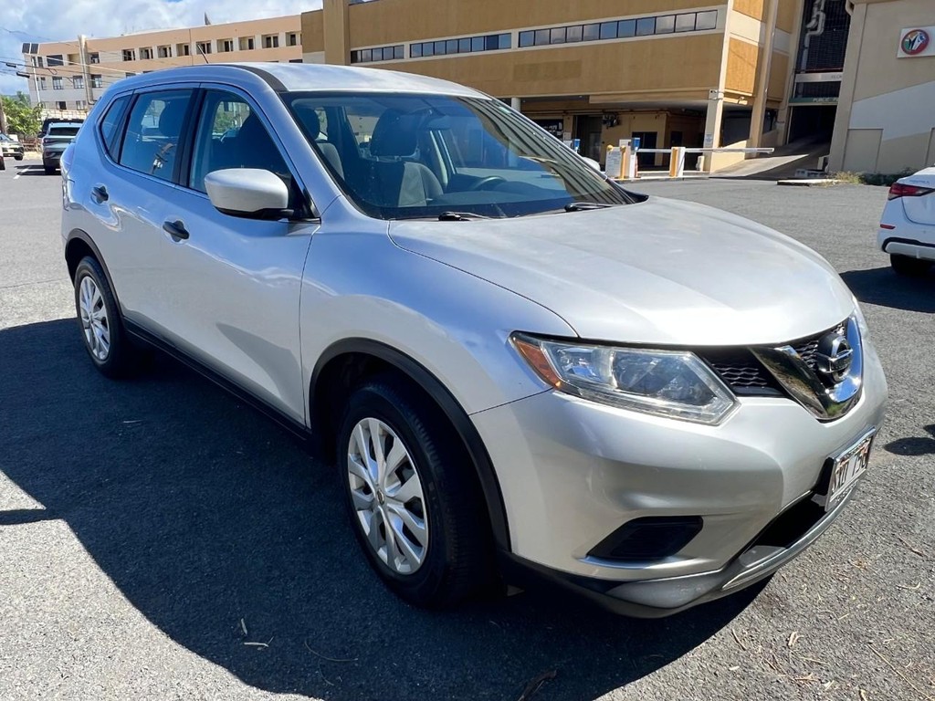 Nissan Rogue Vehicle Full-screen Gallery Image 3