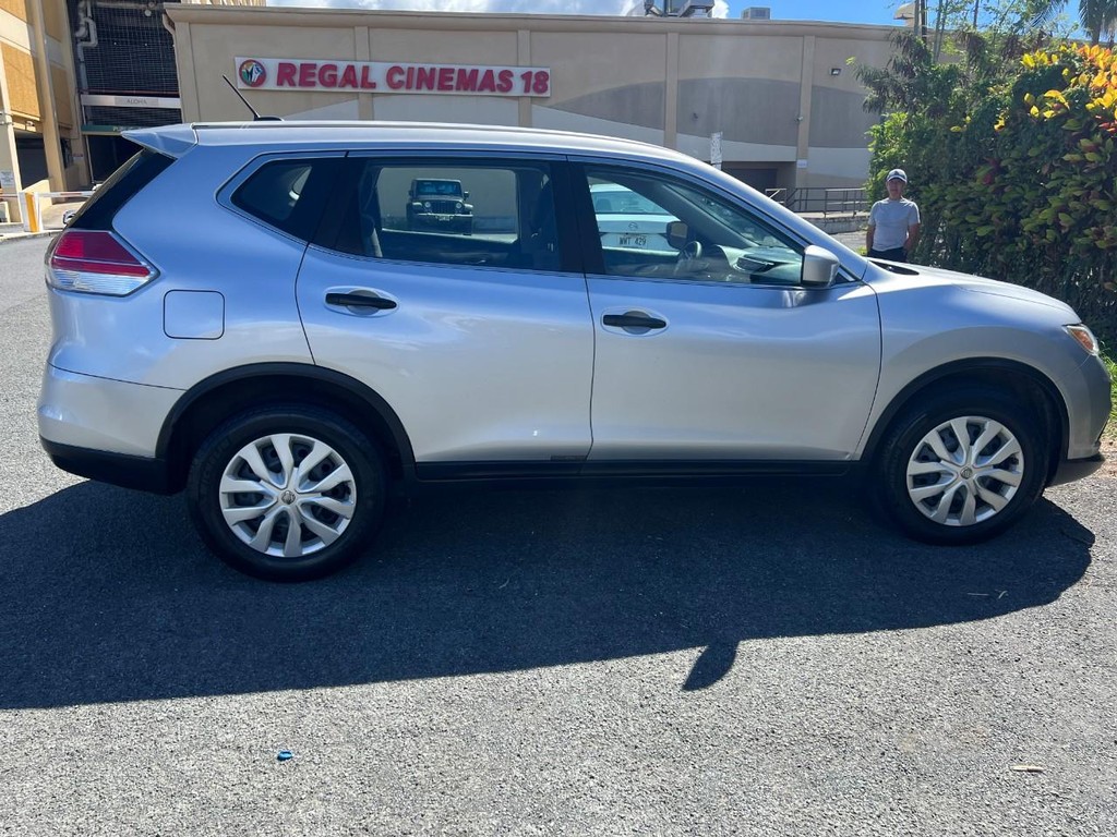 Nissan Rogue Vehicle Full-screen Gallery Image 5