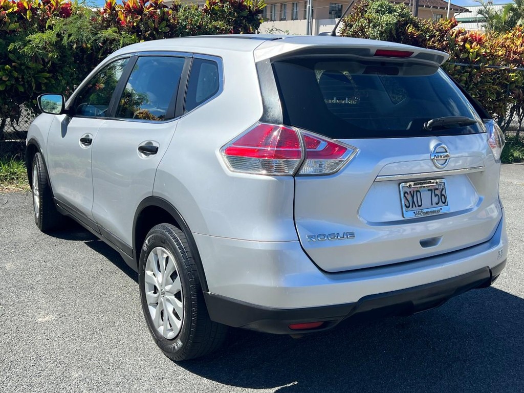 Nissan Rogue Vehicle Full-screen Gallery Image 8