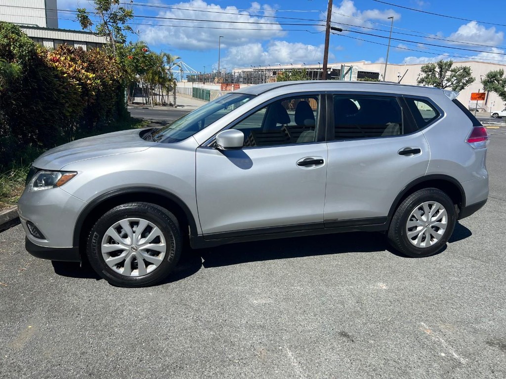 Nissan Rogue Vehicle Full-screen Gallery Image 9