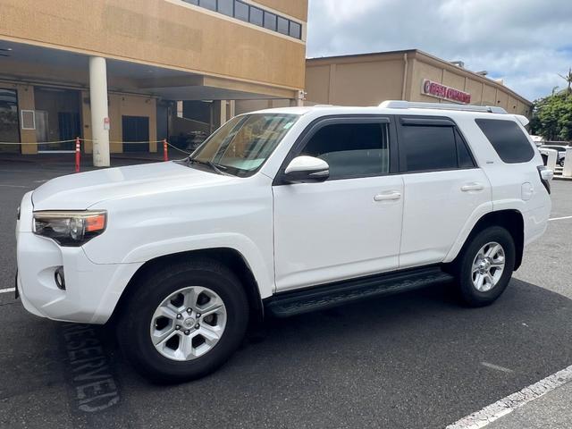 Toyota 4Runner Vehicle Full-screen Gallery Image 7