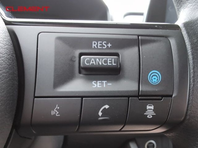 Nissan Rogue Vehicle Image 11