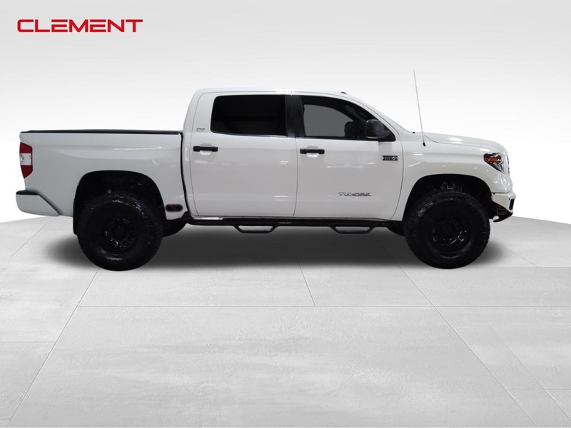 Toyota Tundra 4WD Vehicle Image 09