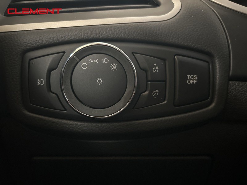 Ford Edge Vehicle Image 32