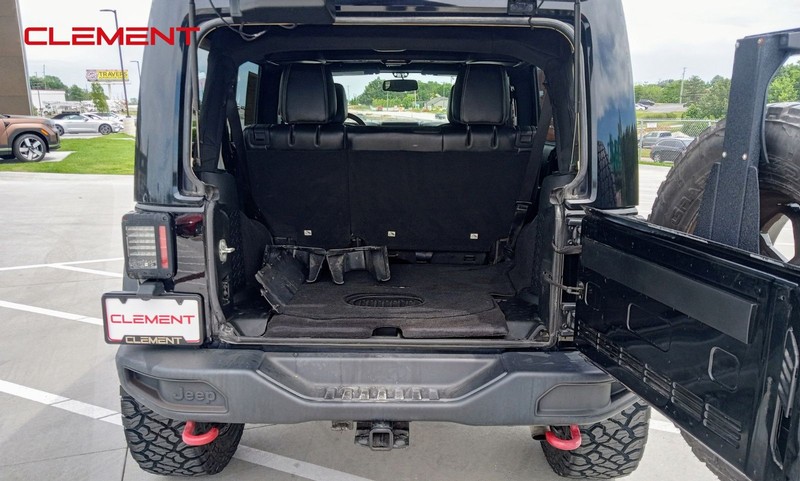 Jeep Wrangler Unlimited Vehicle Image 11