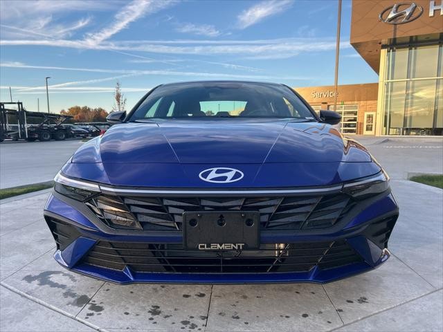 Hyundai Elantra Hybrid Vehicle Image 02