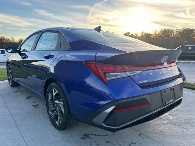 Hyundai Elantra Hybrid Vehicle Image 08