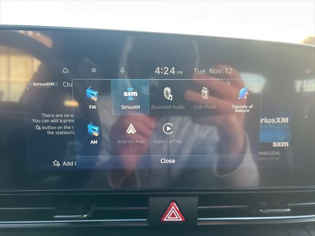 Hyundai Elantra Hybrid Vehicle Image 21