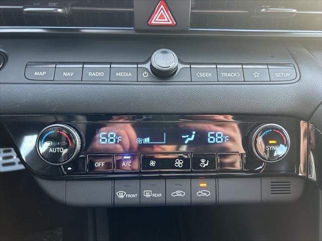 Hyundai Elantra Hybrid Vehicle Image 23