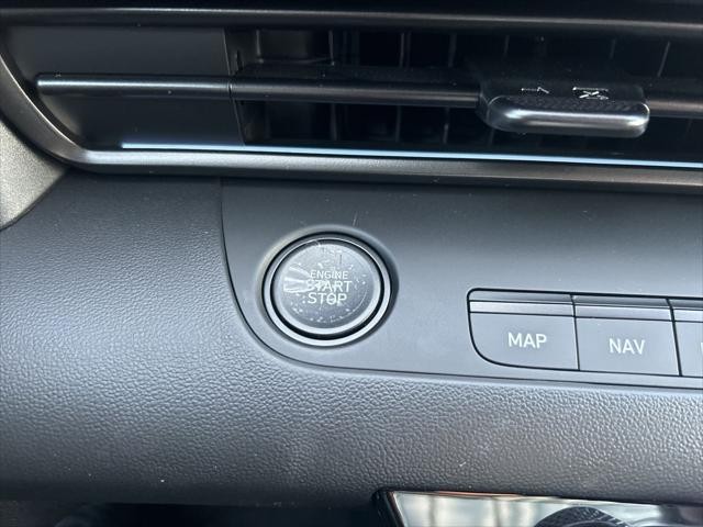 Hyundai Elantra Hybrid Vehicle Image 24