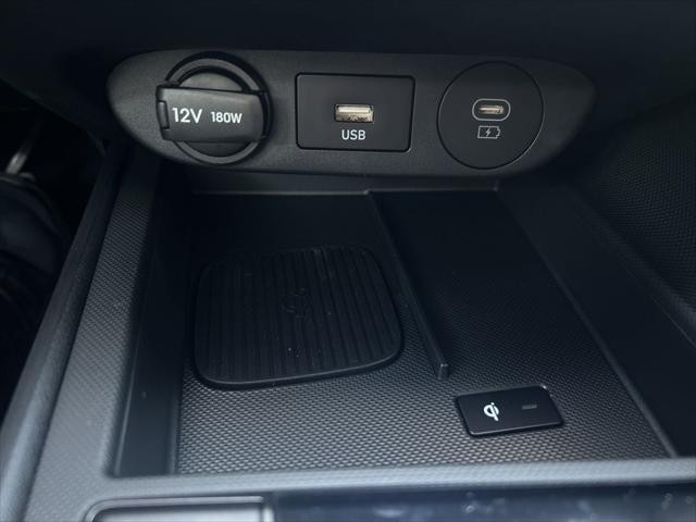 Hyundai Elantra Hybrid Vehicle Image 25