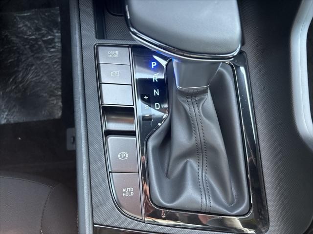 Hyundai Elantra Hybrid Vehicle Image 26