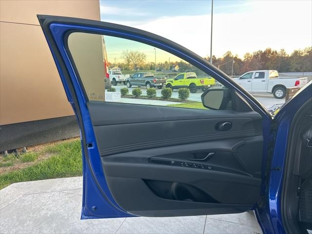 Hyundai Elantra Hybrid Vehicle Image 29