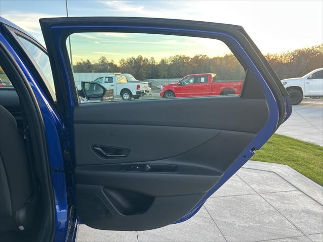 Hyundai Elantra Hybrid Vehicle Image 37