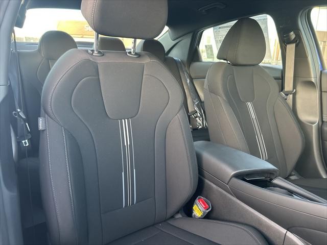Hyundai Elantra Hybrid Vehicle Image 44