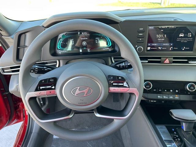 Hyundai Elantra Hybrid Vehicle Image 09