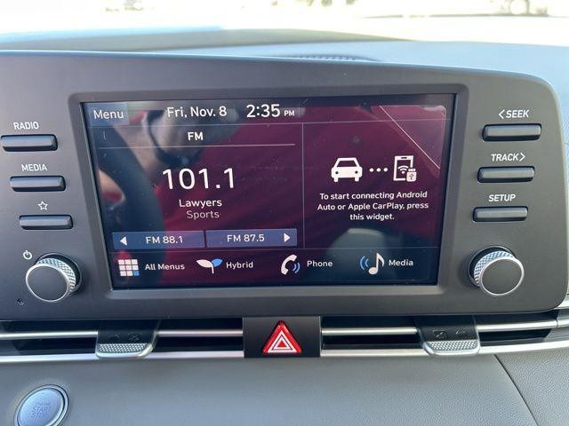 Hyundai Elantra Hybrid Vehicle Image 12