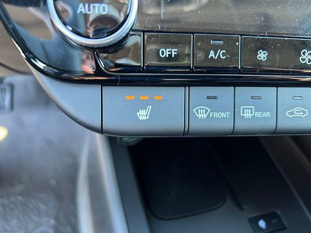 Hyundai Elantra Vehicle Image 17