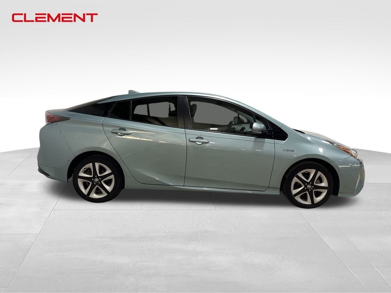 Toyota Prius Vehicle Image 24