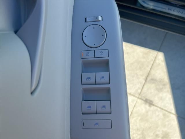 Hyundai Kona Vehicle Image 28