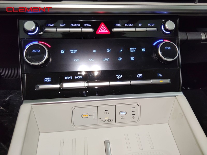 Hyundai Santa Fe Hybrid Vehicle Image 24