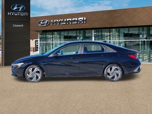 Hyundai Elantra Vehicle Image 03