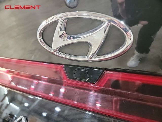 Hyundai Elantra Vehicle Image 27