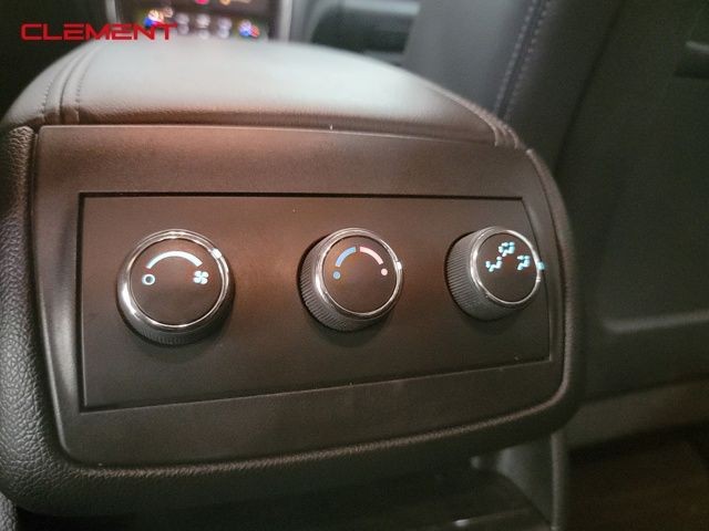 Buick Enclave Vehicle Image 26