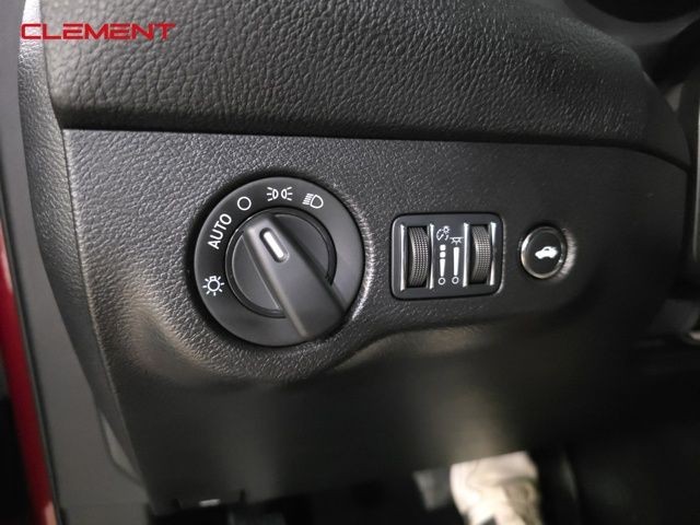 Dodge Challenger Vehicle Image 10