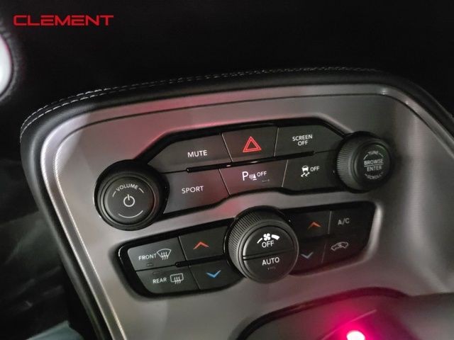 Dodge Challenger Vehicle Image 18