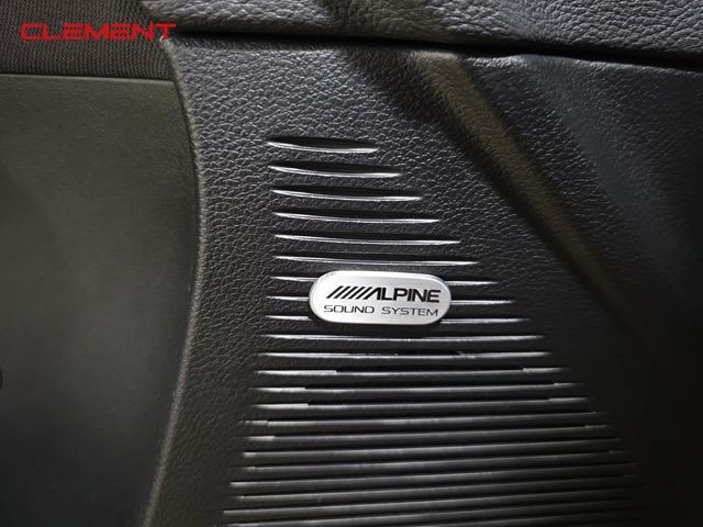Dodge Challenger Vehicle Image 21