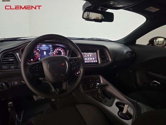 Dodge Challenger Vehicle Image 24