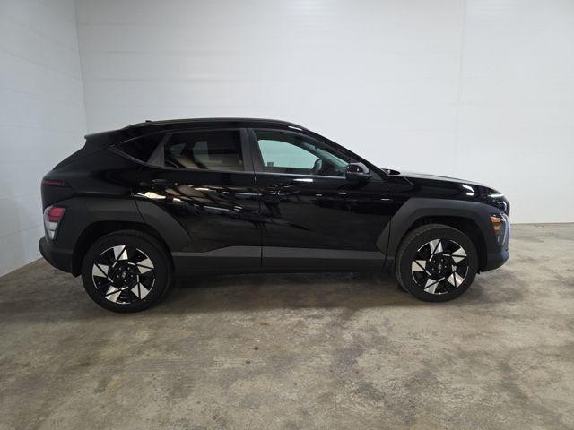 Hyundai Kona Vehicle Image 04