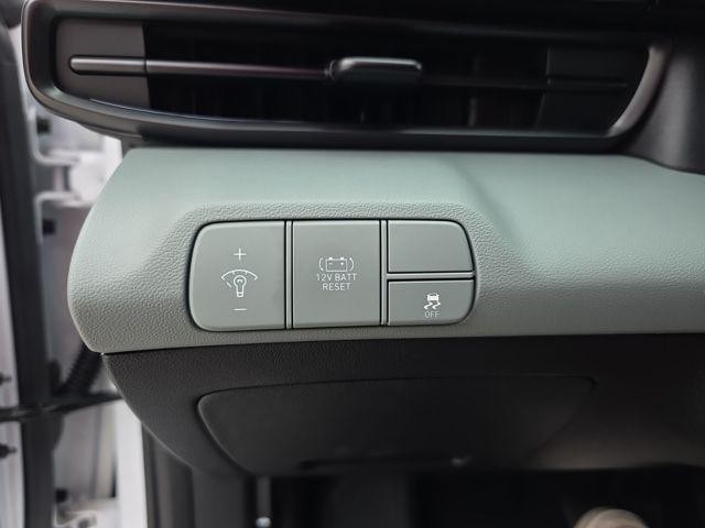 Hyundai Elantra Hybrid Vehicle Image 08