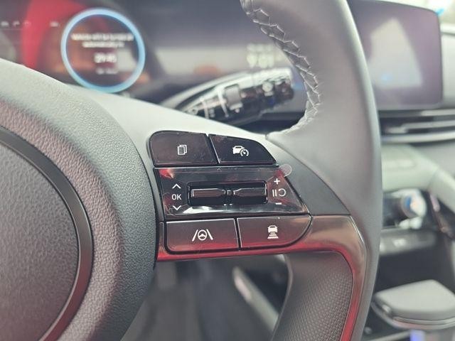 Hyundai Elantra Hybrid Vehicle Image 10