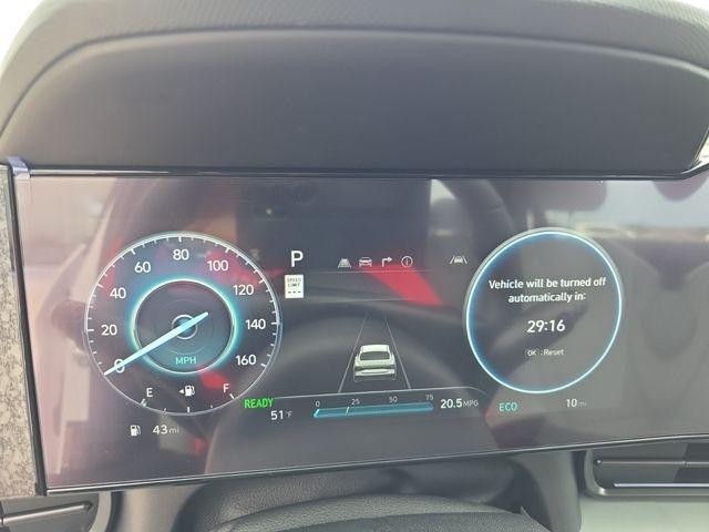 Hyundai Elantra Hybrid Vehicle Image 12