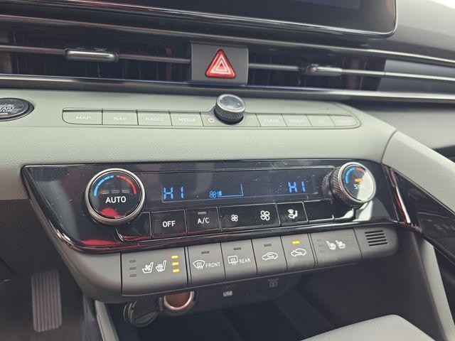 Hyundai Elantra Hybrid Vehicle Image 16