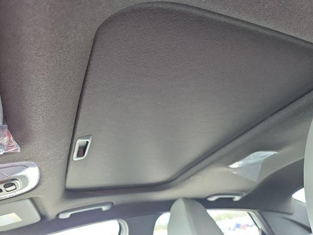 Hyundai Elantra Hybrid Vehicle Image 19