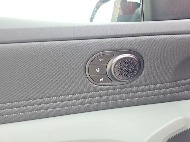 Hyundai Elantra Hybrid Vehicle Image 23
