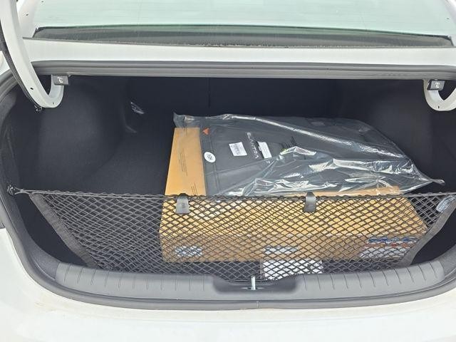 Hyundai Elantra Hybrid Vehicle Image 32