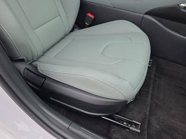 Hyundai Elantra Hybrid Vehicle Image 33