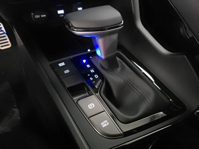 Hyundai Elantra Hybrid Vehicle Image 17