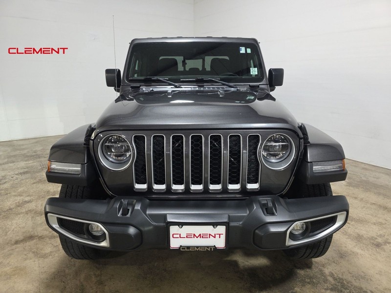 Jeep Gladiator Vehicle Image 02