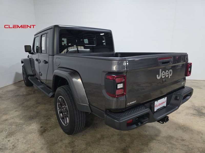 Jeep Gladiator Vehicle Image 09