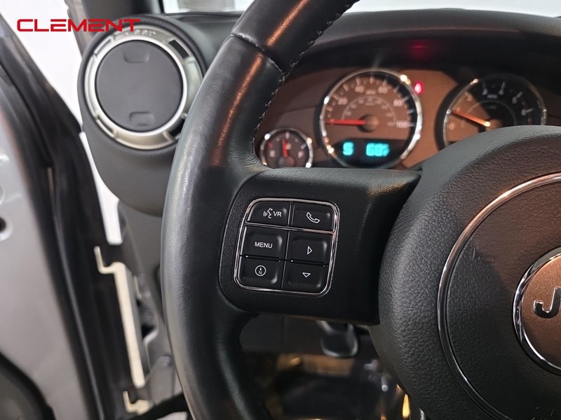 Jeep Wrangler Vehicle Image 11