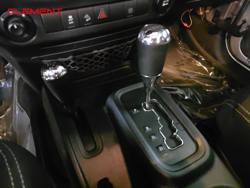 Jeep Wrangler Vehicle Image 18