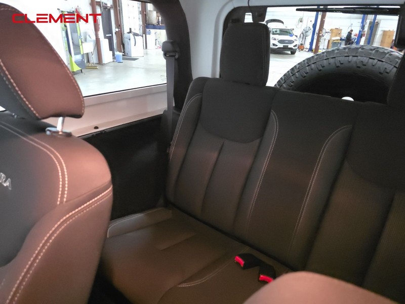 Jeep Wrangler Vehicle Image 22